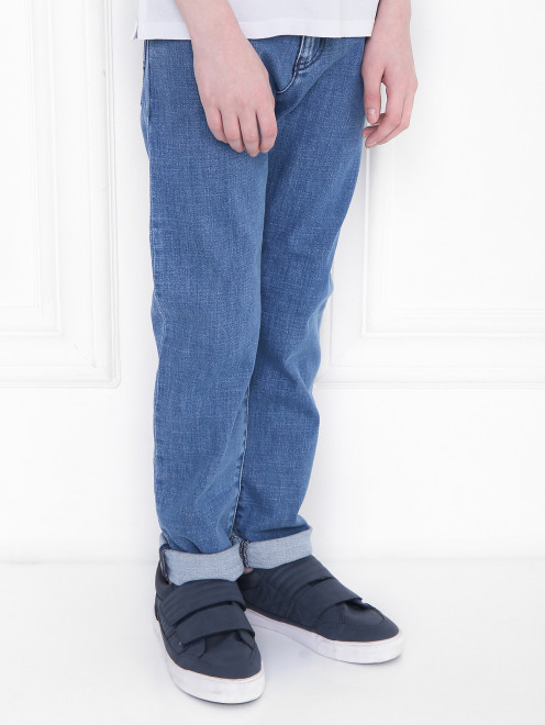 Однотонные джинсы с карманами Emporio Armani - МодельВерхНиз