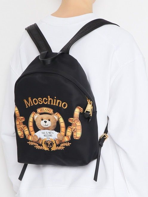 Рюкзак из текстиля с принтом и вышивкой Moschino - МодельВерхНиз